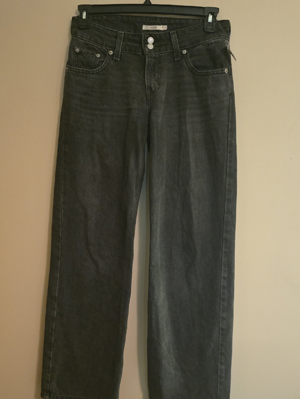 New Levi Women's Size 6 Super Low Soft Black Denim Jeans